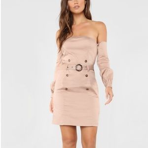 ✨NWOT✨ FASHION NOVA Taupe off the shoulder dress